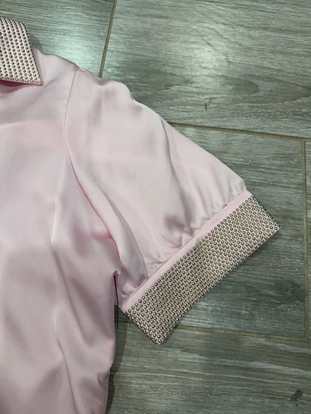 Karl Lagerfeld Paris Pink Satin Short-Sleeve Button-Up Blouse L - Picture 4 of 10